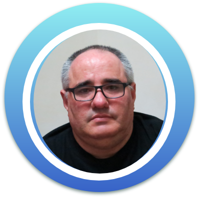 Disney Romero, Developer, headshot and client of LinoraTech Inclusion. 